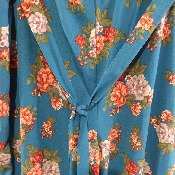 Kristin Nicole Floral Belted Pant - Picture 2 of 8